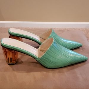 💚Mint mules very chic and stylish!